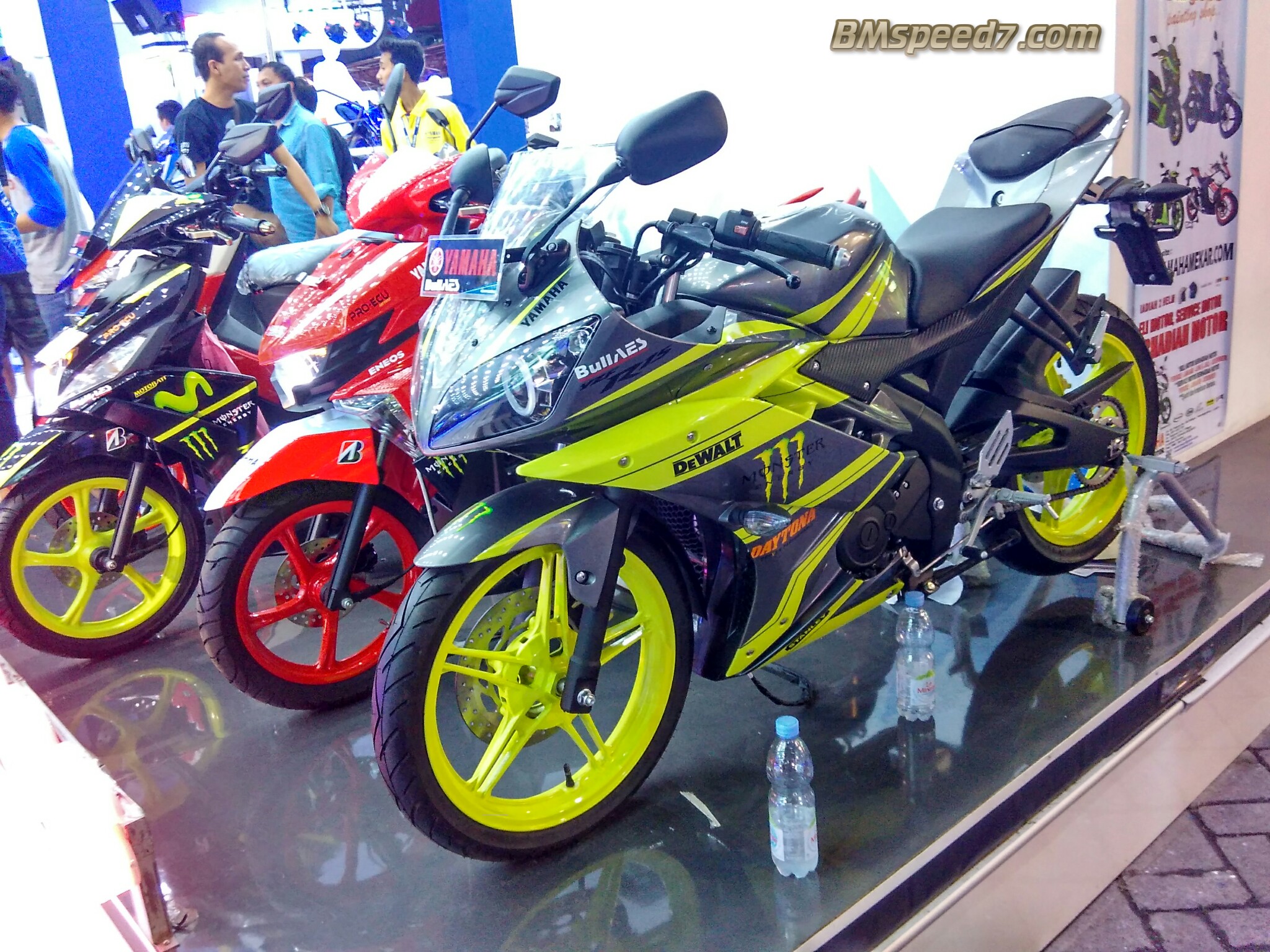 Yamaha Pamerkan Motor Modifikasi Cargloss Di PRJ 2016 Berani Beda