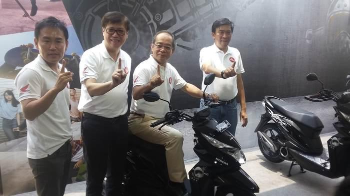 jajaran Petinggi AHM saat merilis Honda BeAT Street