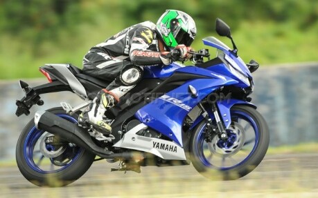 All-new-Yamaha-R15-Racing-blue