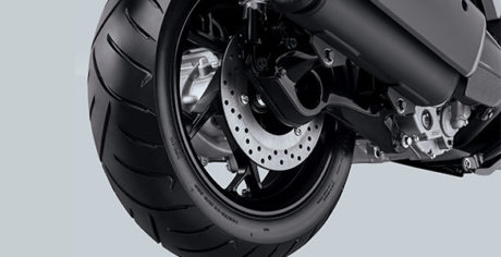 Review Yamaah XMAX 250 Tubeless Wide Tire