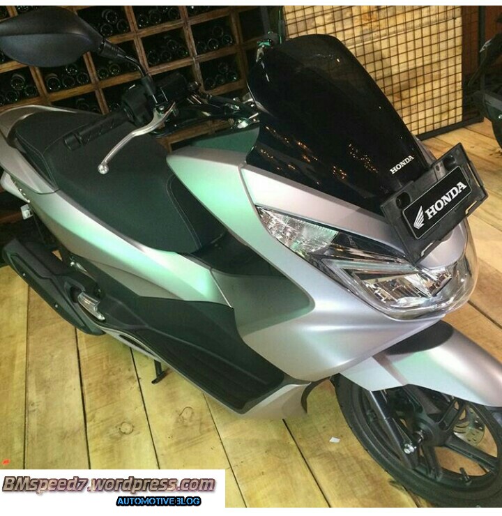 All-New-Honda-PCX-150-silver-matte.jpg image