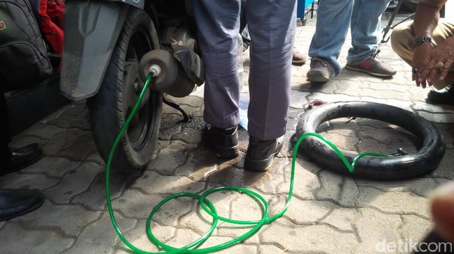 cara-kerja-alat-penambal-ban-portabel