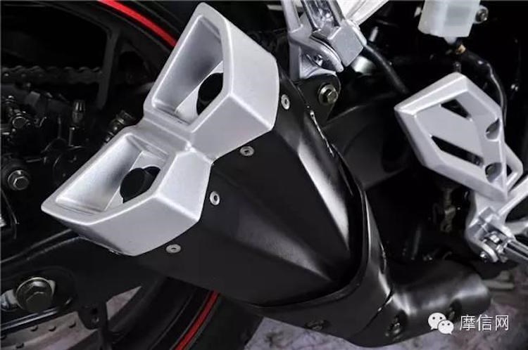 knalpot-XGJAO-RZ35-alias-yamaha-R25-versi-kloningan-tiongkok