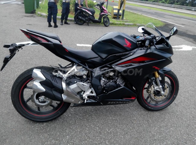 All New Honda CBR250RR twin cylinder dites pertama di Dunia. Foto : Otomotif