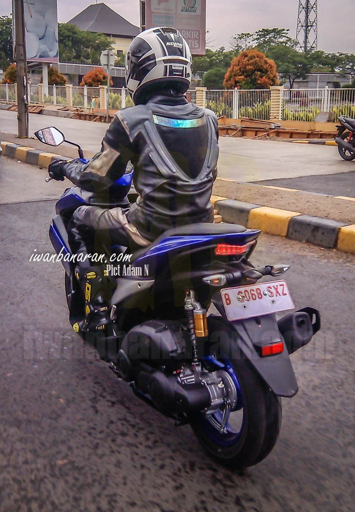Yamaha-NVX155-Racing-blue