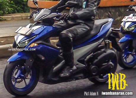Yamaha-NVX155-Racing-blue