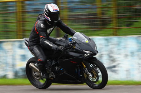 modifikasi-honda-cbr250rr-benny-one3motoshop-siap-geber-sirkuit-bmspeed7-com_