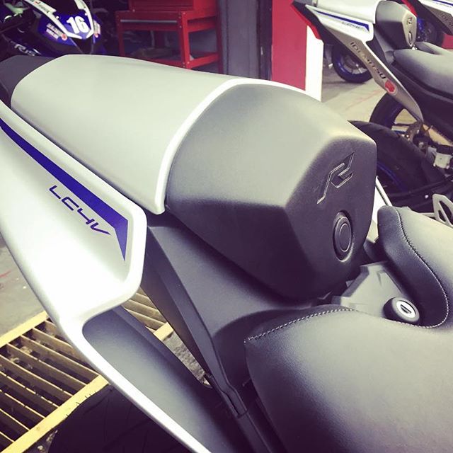 Single-Seater-All-New-Yamaha-R15-2017-BMSPEED7.COM_