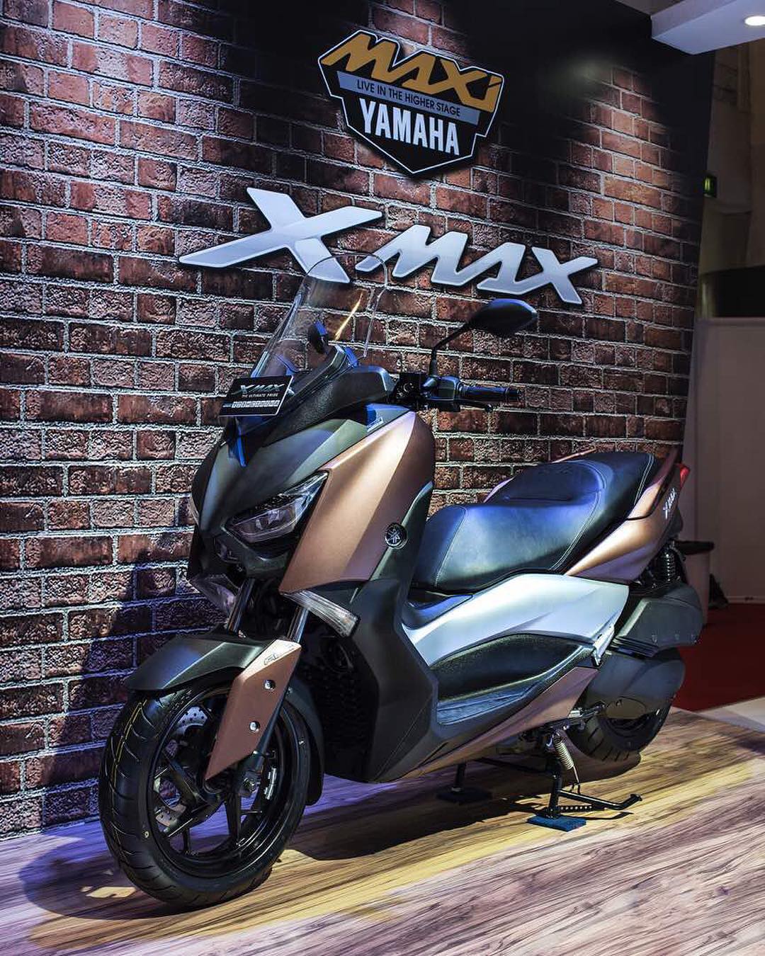yamaha-xmax-250-coklat