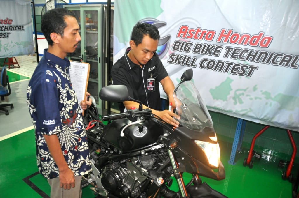 Teknisi Big Bike Honda