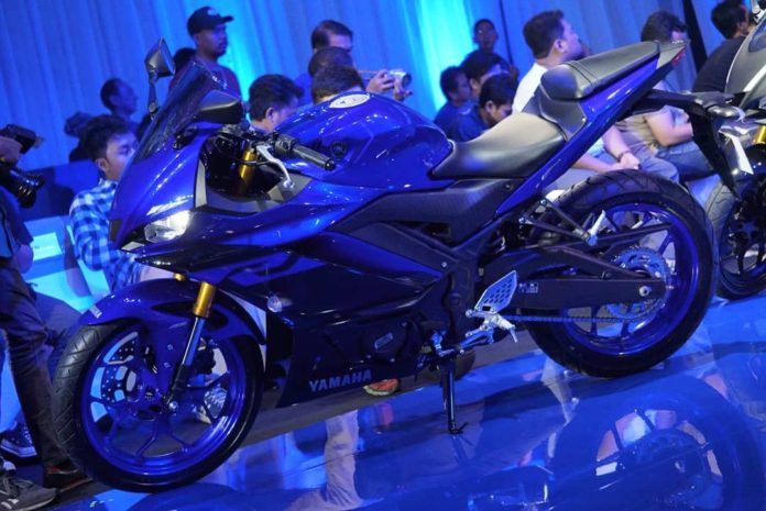 Gambar Yamaha R25 2018