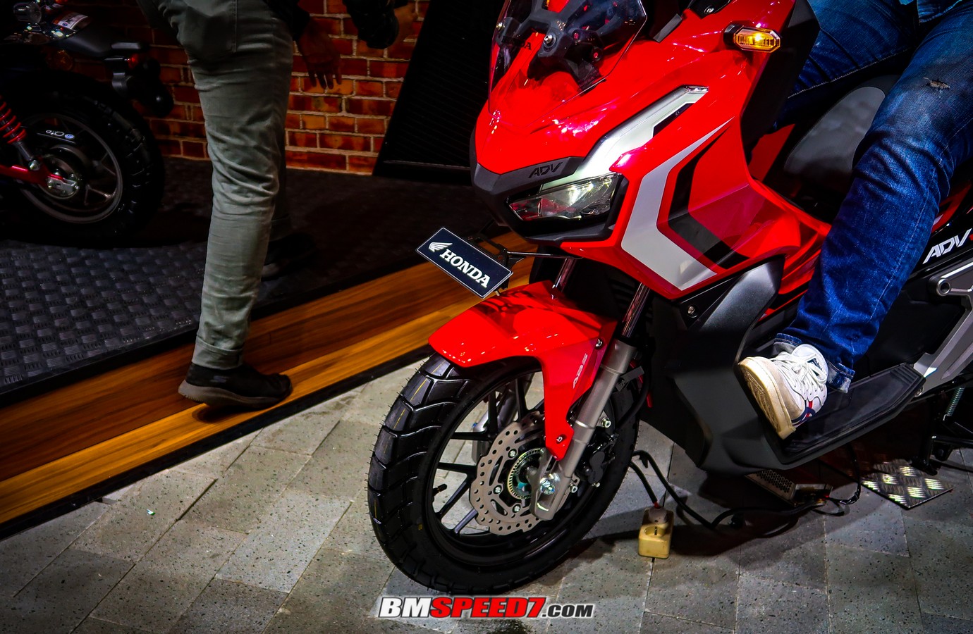 Honda ADV 150 Bisa Selonjoran