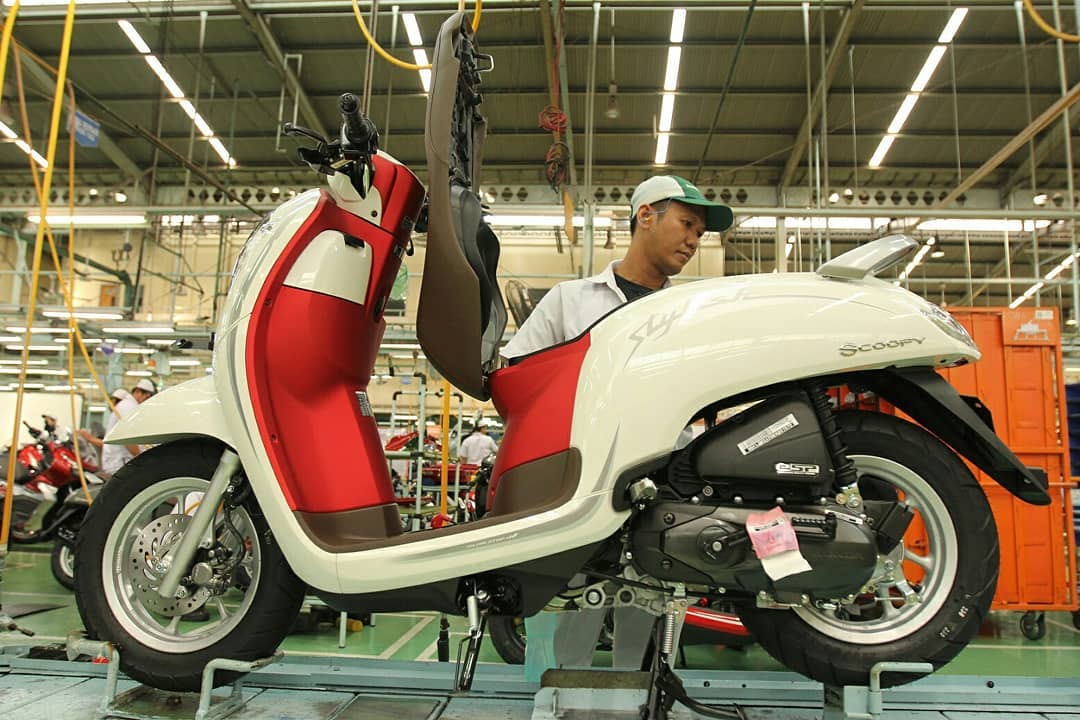 Scoopy Merah Putih
