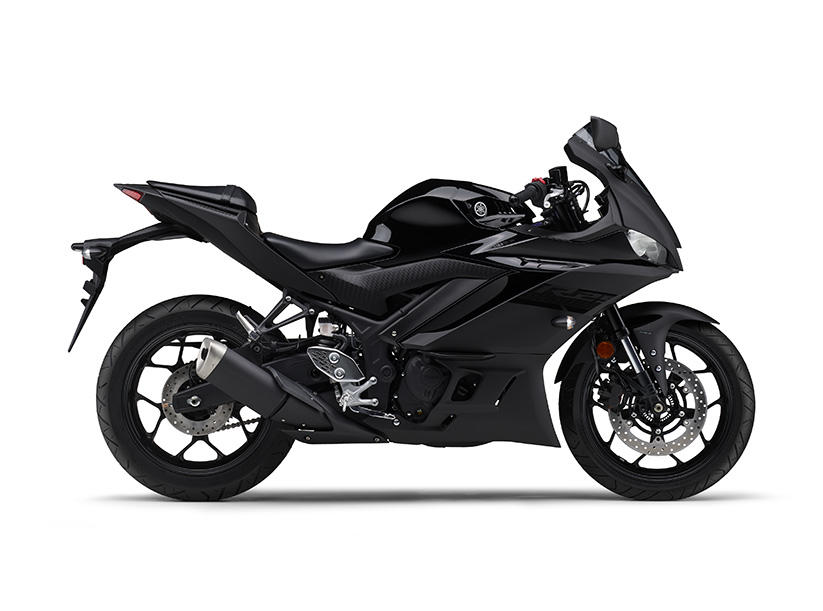 Yamaha R25 Matte Black