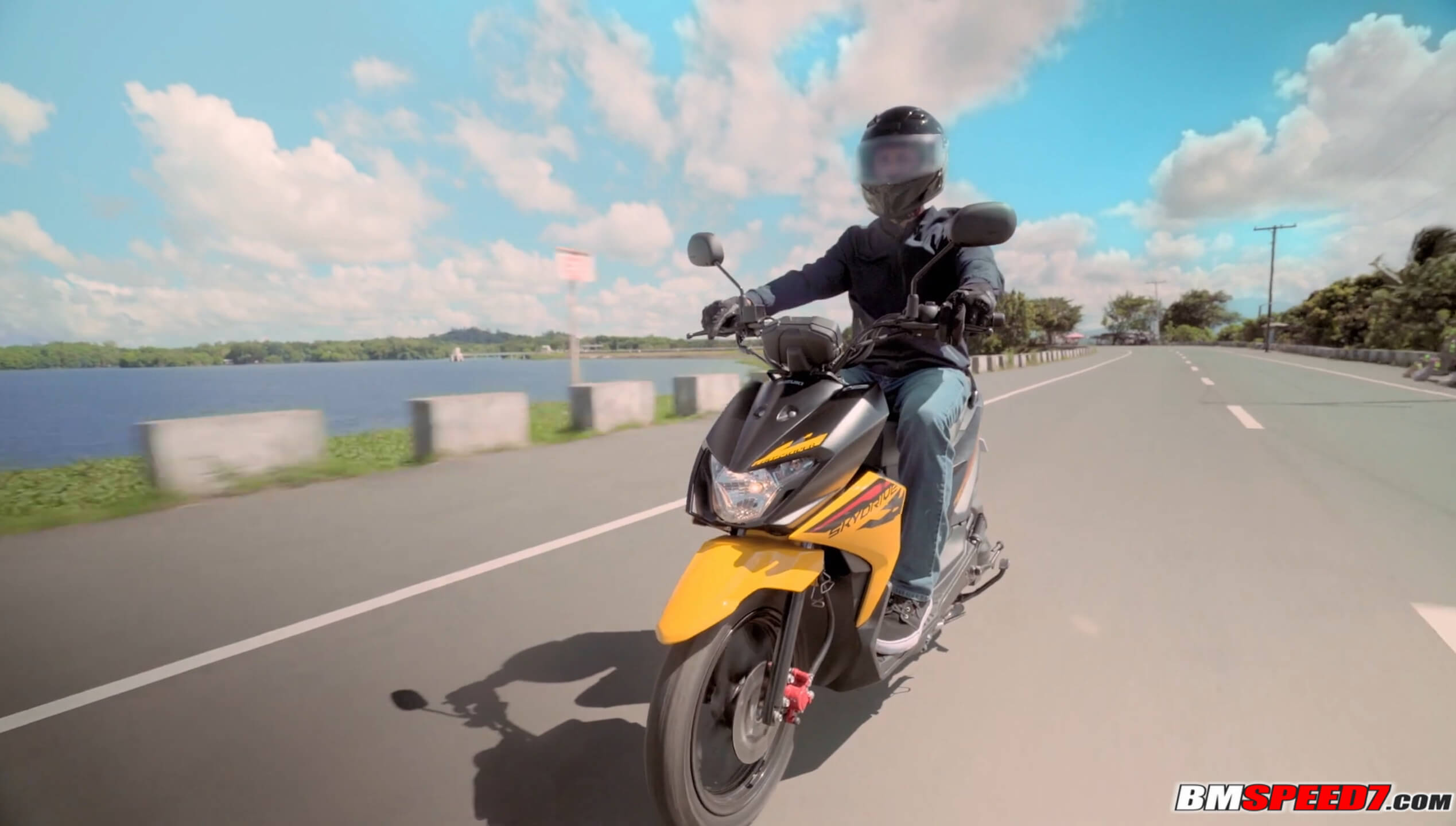 Suzuki Skydrive Crossover, Go Beyond The Trend !