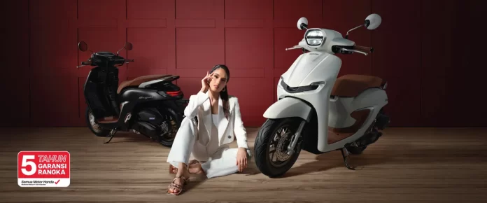 Cinta Laura x Honda Stylo 160