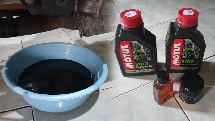 Ganti Oli CBR250RR pakai Motul 5100
