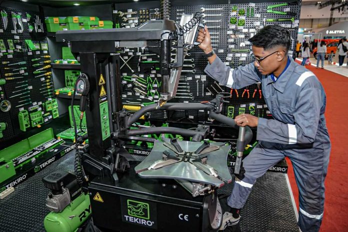 Tekiro Automatic Tire Changer.